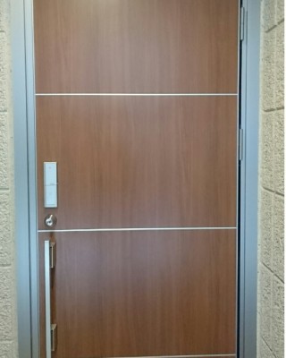 戸建て 玄関扉にオートロック電子錠を設置しました。（東京都）サムネイル