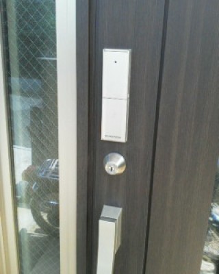 戸建て 玄関扉にオートロック電子錠を設置しました。（千葉県）サムネイル