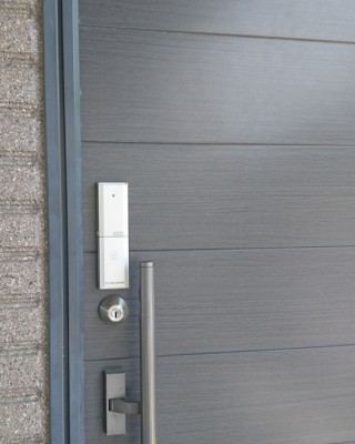 戸建て 玄関扉にオートロック電子錠を設置しました。（福岡県北九州市）サムネイル