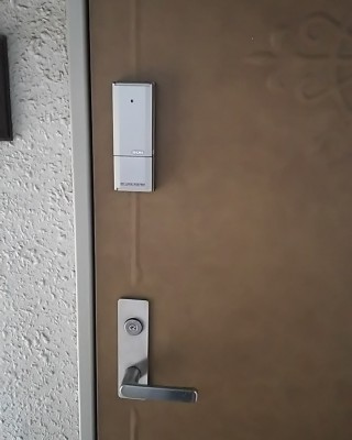 学生寮の入口にオートロック電子錠を設置しました。（千葉県市川市）サムネイル