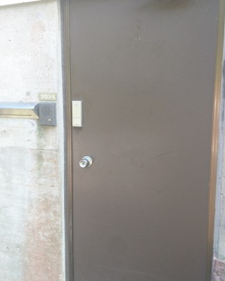 ホテルの従業員通用口にオートロック電子錠を設置しました。（山口県下関市）サムネイル