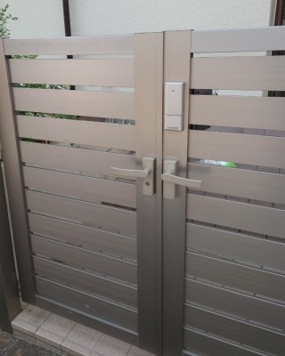 門扉に後付けで電子錠を設置しました。（神奈川県横浜市）サムネイル
